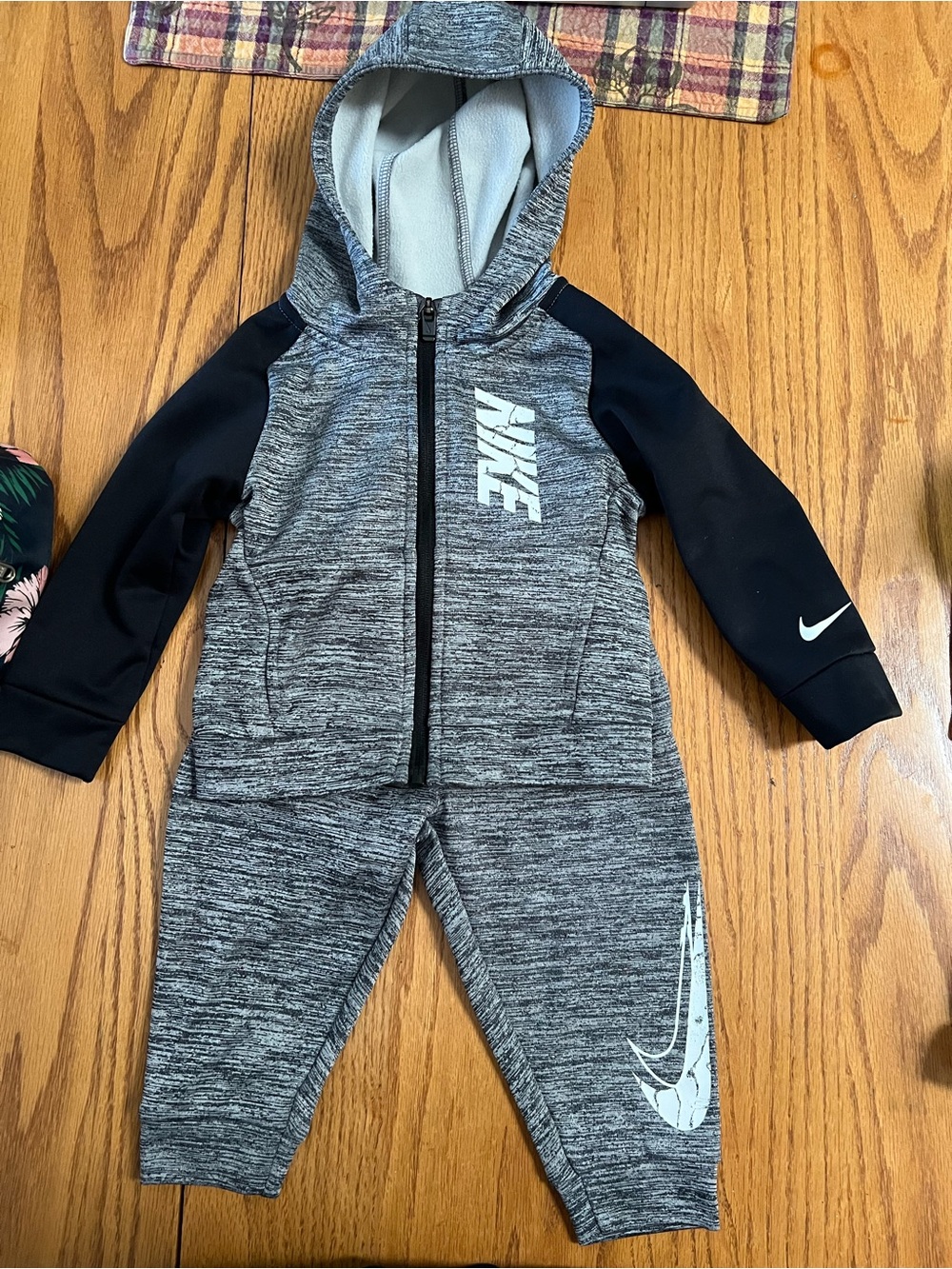 Nike Toddler Grey & Black Hoodie Jogger Set, EUC,  Size 18 months